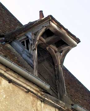 Lucarne en bois 
