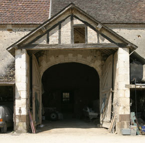 Détail de l’auvent avec porte charretière