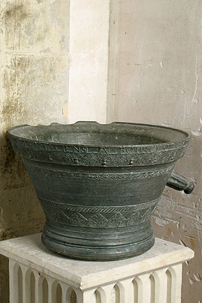 Cuve baptismale